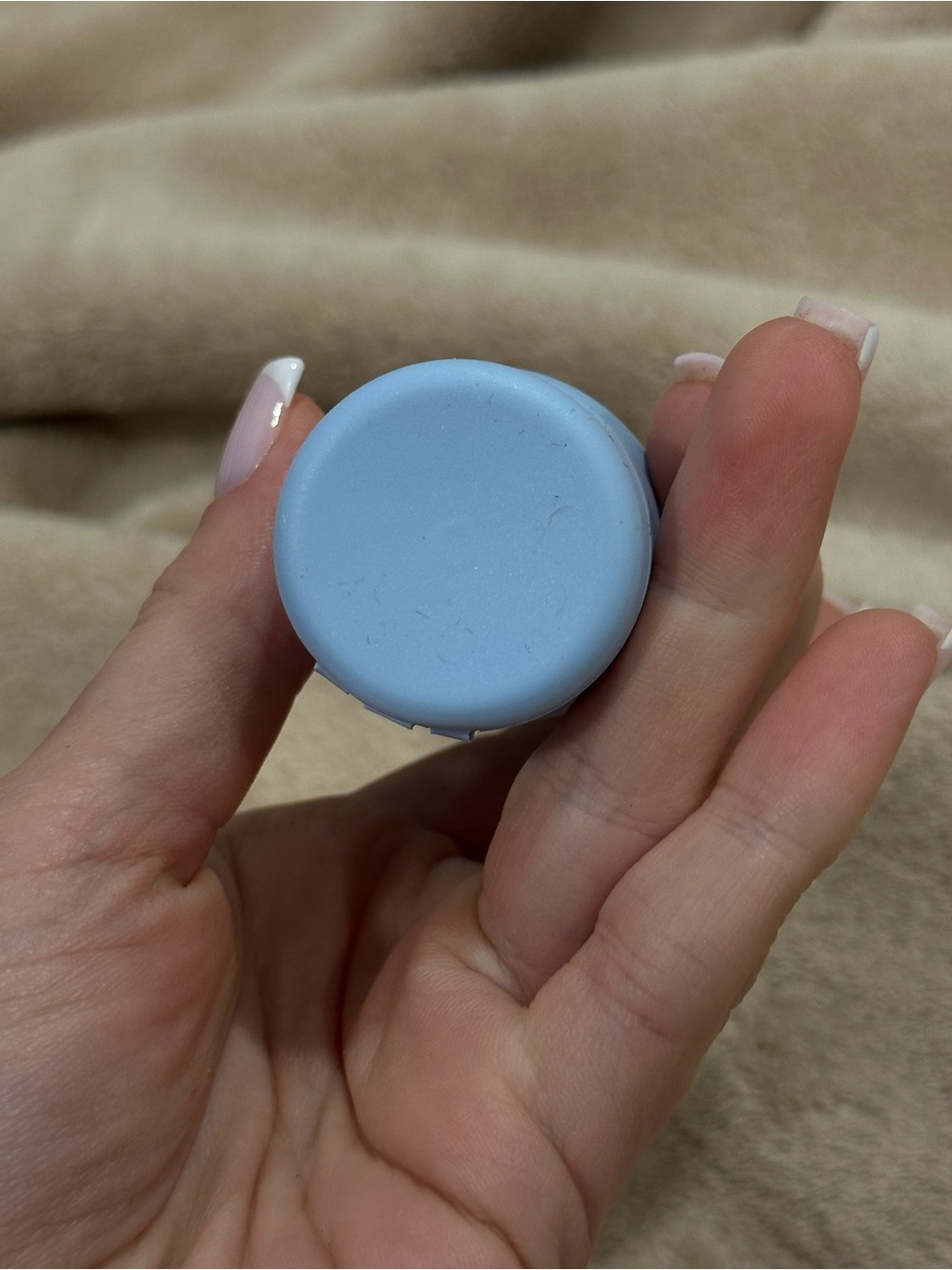 Dolce & Gabbana Light Blue Body Cream - Light Blue Tube - Picture 3 of 3